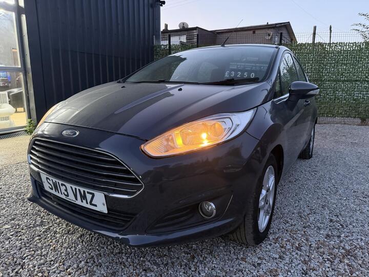 Ford Fiesta 1.0T EcoBoost Zetec Euro 5 (s/s) 5dr