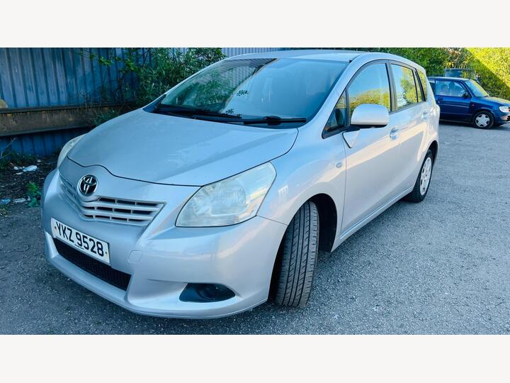 Toyota Verso 1.6 V-Matic T2 Euro 4 5dr (5 Seat) Toyota Verso 1.6 V-Matic T2 Euro 4 5dr (5 Seat)