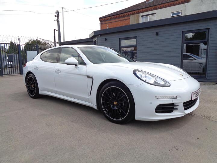 Porsche Panamera 3.0D V6 TiptronicS Euro 5 (s/s) 5dr Porsche Panamera 3.0D V6 TiptronicS Euro 5 (s/s) 5dr