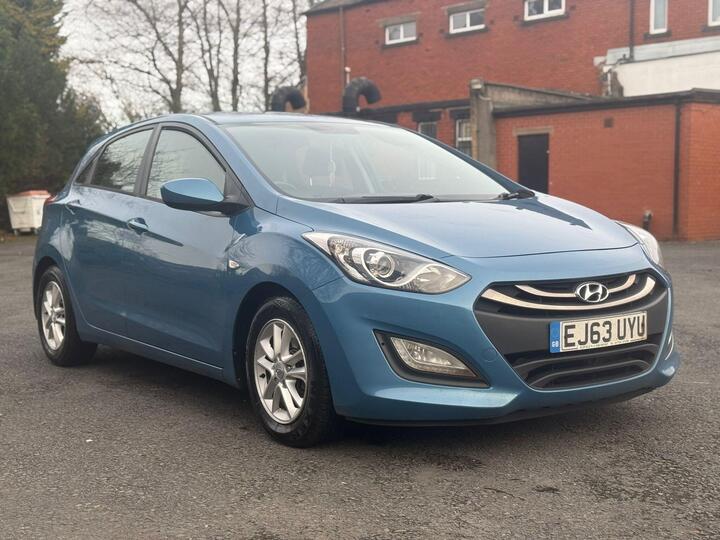 Hyundai I30 1.6 CRDi Blue Drive Active Euro 5 (s/s) 5dr Hyundai I30 1.6 CRDi Blue Drive Active Euro 5 (s/s) 5dr