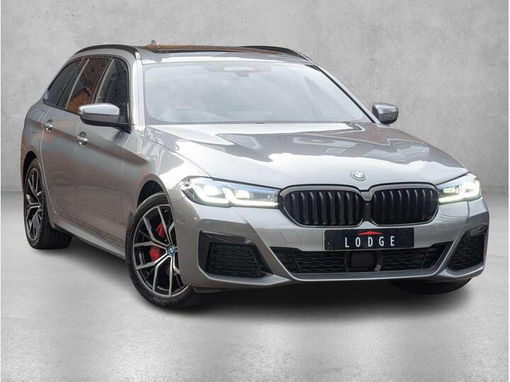 BMW 5 SERIES 2.0 530e 12kWh M Sport Touring Steptronic XDrive Euro 6 (s/s) 5dr BMW 5 SERIES 2.0 530e 12kWh M Sport Touring Steptronic XDrive Euro 6 (s/s) 5dr
