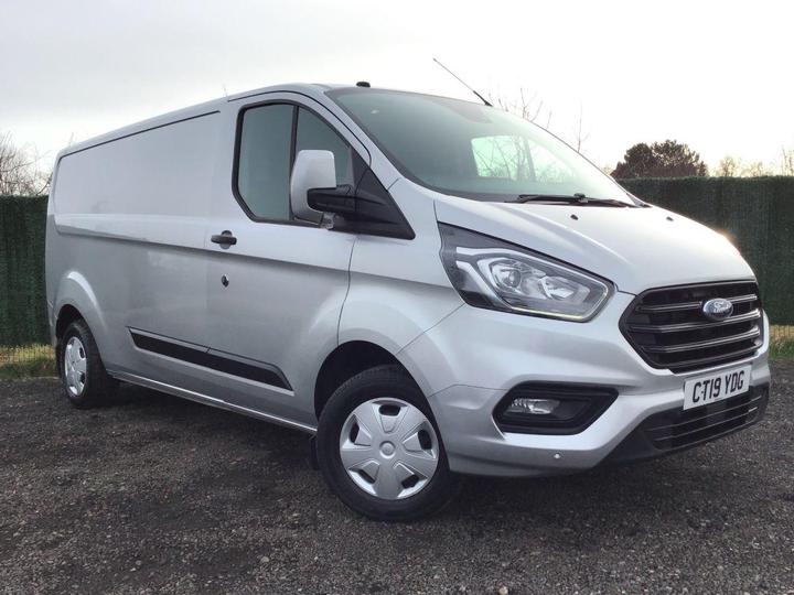 Ford TRANSIT CUSTOM 2.0 300 TREND P/V L2 H1 104 BHP | FINANCE FROM 7.9% APR STS FRONT AND REAR PARKING SENSORS