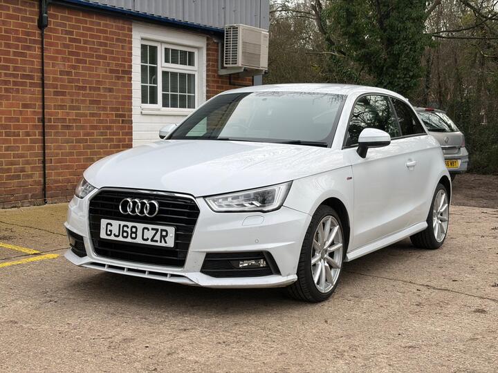 Audi A1 1.0 TFSI S Line S Tronic Euro 6 (s/s) 3dr (Nav)