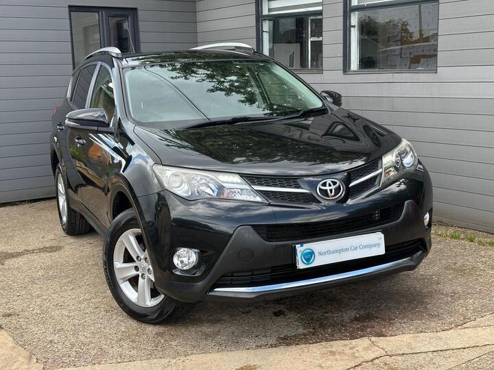 Toyota RAV4 2.0 D-4D Invincible 2WD Euro 5 (s/s) 5dr Toyota RAV4 2.0 D-4D Invincible 2WD Euro 5 (s/s) 5dr