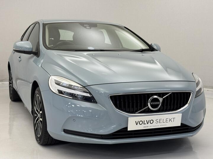 Volvo V40 2.0 T2 GPF Momentum Nav Plus Euro 6 (s/s) 5dr