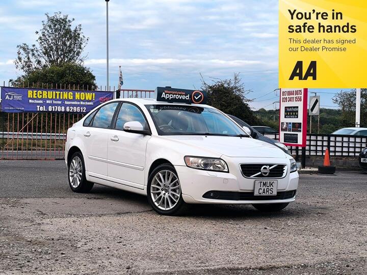 Volvo S40 2.0 Petrol Automatic 5 Seats 4dr
