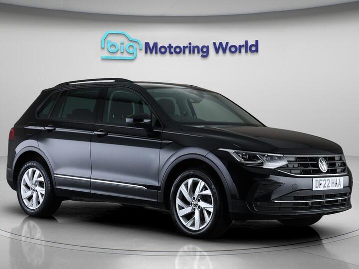 Volkswagen Tiguan 1.4 TSI 13kWh Life DSG Euro 6 (s/s) 5dr Volkswagen Tiguan 1.4 TSI 13kWh Life DSG Euro 6 (s/s) 5dr