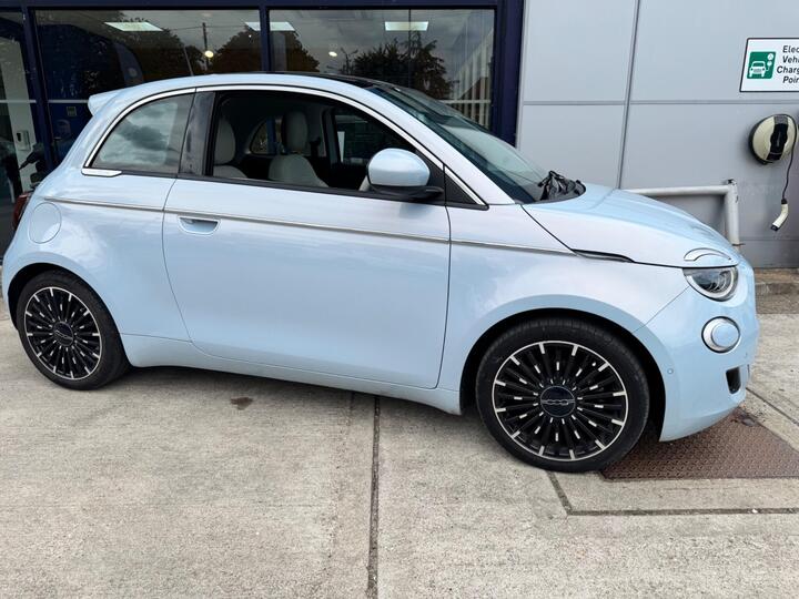 Fiat 500e 42kWh La Prima Auto 3dr