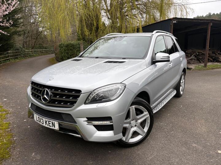 Mercedes-Benz M Class 3.0 ML350 V6 BlueTEC AMG Sport G-Tronic 4WD Euro 6 (s/s) 5dr Mercedes-Benz M Class 3.0 ML350 V6 BlueTEC AMG Sport G-Tronic 4WD Euro 6 (s/s) 5dr