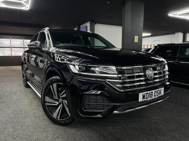 Volkswagen TOUAREG 3.0 TDI V6 R-Line Tech Tiptronic 4Motion Euro 6 (s/s) 5dr Volkswagen TOUAREG 3.0 TDI V6 R-Line Tech Tiptronic 4Motion Euro 6 (s/s) 5dr