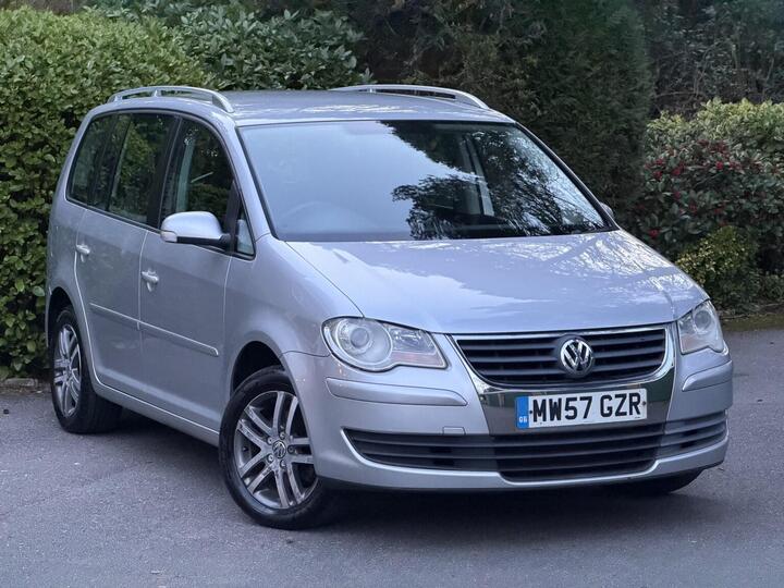 Volkswagen TOURAN 2.0 TDI SE DSG 5dr (5 Seats) Volkswagen TOURAN 2.0 TDI SE DSG 5dr (5 Seats)