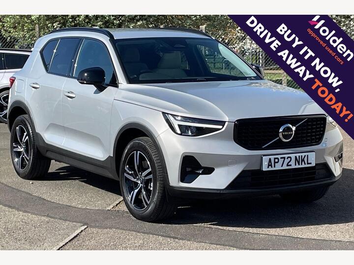 Volvo XC40 2.0 B3 MHEV Plus Dark DCT Auto Euro 6 (s/s) 5dr