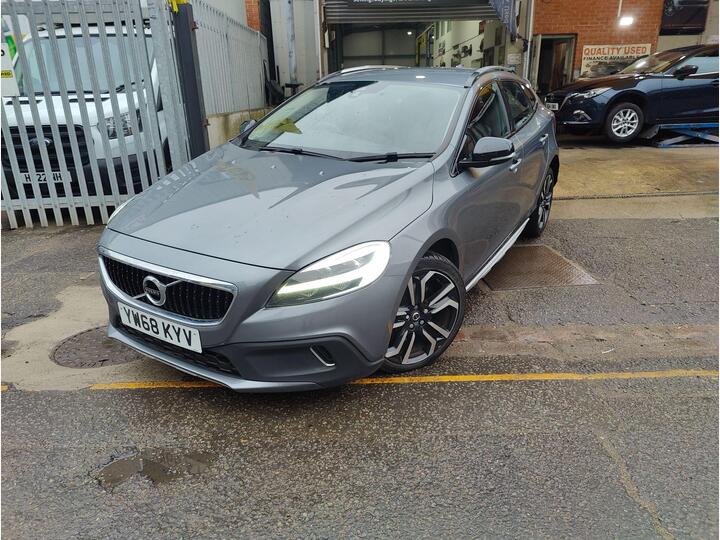 Volvo V40 Cross Country 1.5 T3 GPF Pro Auto Euro 6 (s/s) 5dr Volvo V40 Cross Country 1.5 T3 GPF Pro Auto Euro 6 (s/s) 5dr