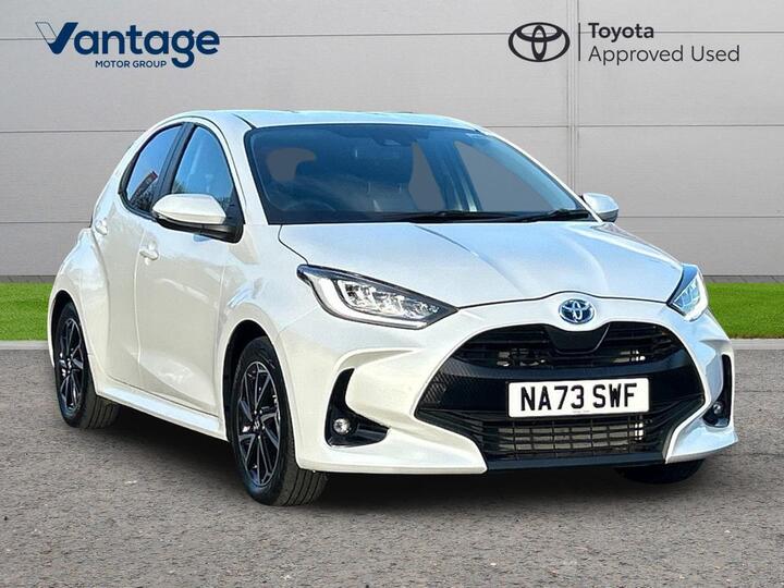 Toyota Yaris 1.5 VVT-h Design E-CVT Euro 6 (s/s) 5dr