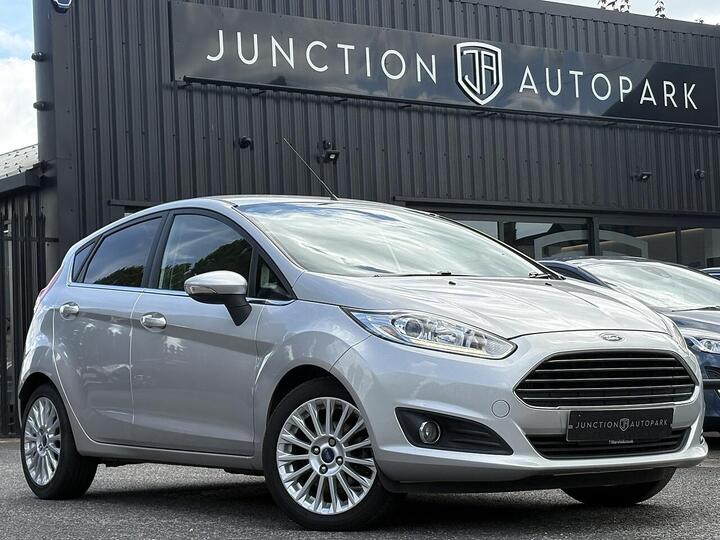 Ford Fiesta 1.0T EcoBoost Titanium Euro 5 (s/s) 5dr