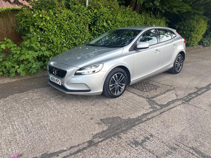 Volvo V40 2.0 D2 Momentum Nav Plus Auto Euro 6 (s/s) 5dr