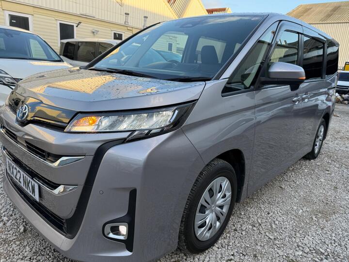 Toyota Voxy New Shape UBER ACCEPT XL Finance Availab