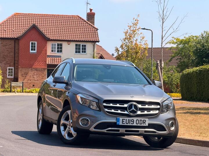 Mercedes-Benz GLA 1.6 GLA200 Sport (Executive) 7G-DCT Euro 6 (s/s) 5dr