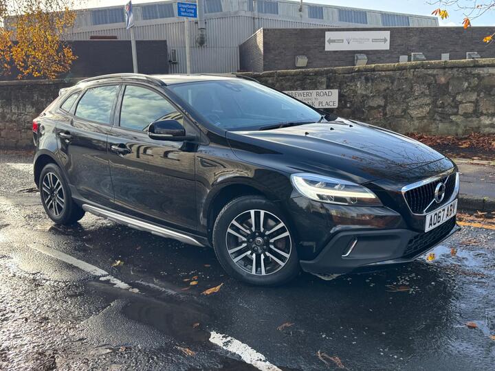 Volvo V40 Cross Country 2.0 D3 Euro 6 (s/s) 5dr Volvo V40 Cross Country 2.0 D3 Euro 6 (s/s) 5dr