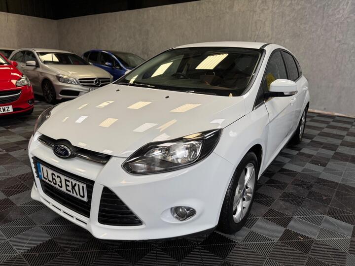 Ford Focus 1.6 Zetec Powershift Euro 5 5dr