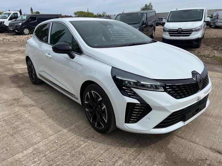 Renault Clio 1.6 E-TECH Techno Auto Euro 6 (s/s) 5dr