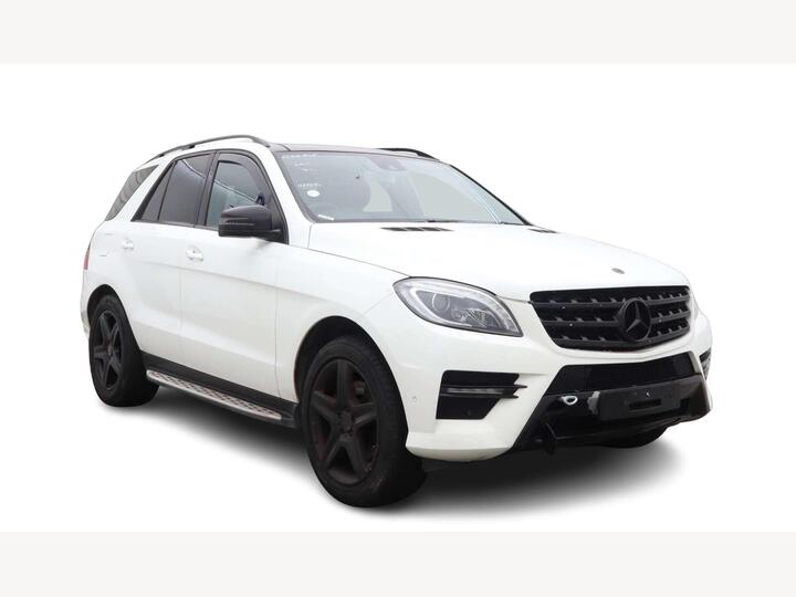 Mercedes-Benz M-CLASS 2.1 ML250 BlueTEC AMG Line G-Tronic 4WD Euro 6 (s/s) 5dr Mercedes-Benz M-CLASS 2.1 ML250 BlueTEC AMG Line G-Tronic 4WD Euro 6 (s/s) 5dr