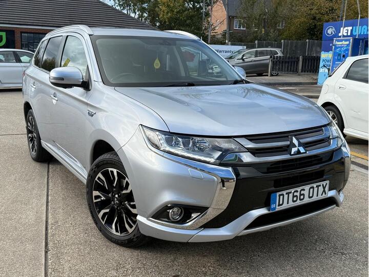 Mitsubishi Outlander 2.0h 12kWh 4h CVT 4WD Euro 6 (s/s) 5dr Mitsubishi Outlander 2.0h 12kWh 4h CVT 4WD Euro 6 (s/s) 5dr