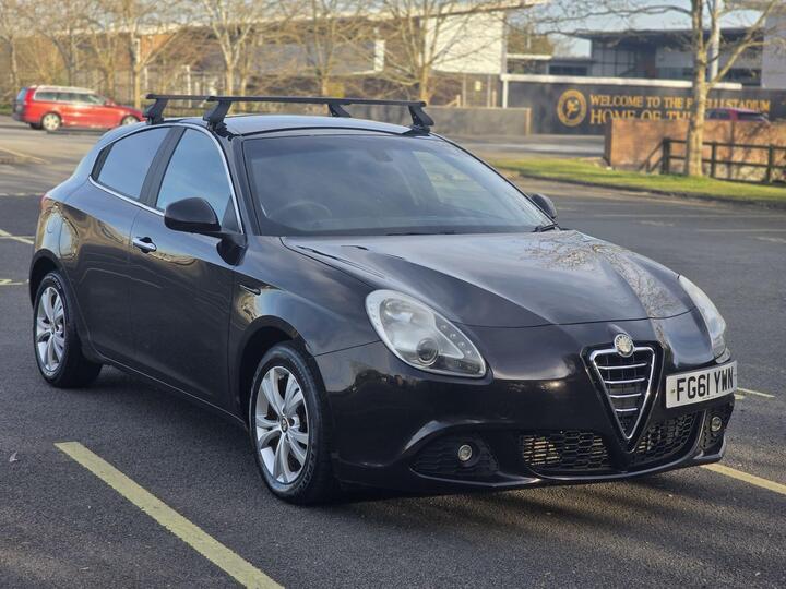 Alfa Romeo Giulietta 1.6 JTDM-2 Lusso Euro 5 (s/s) 5dr