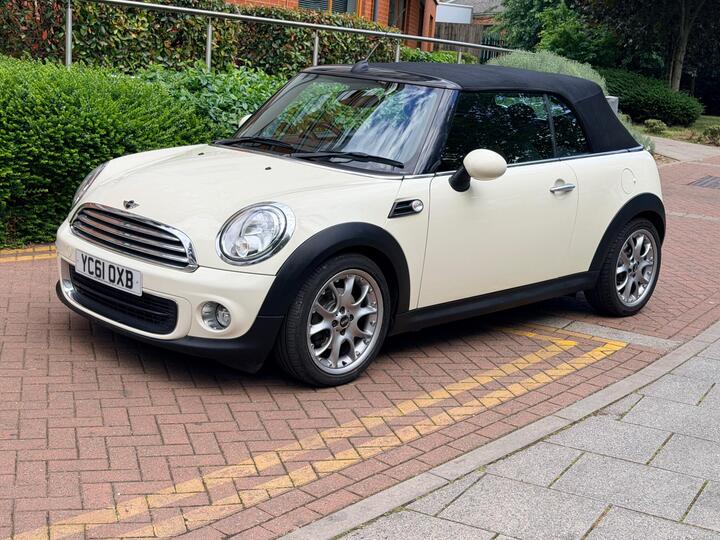MINI Convertible 1.6 One Steptronic Euro 5 2dr