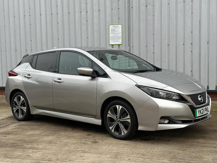 Nissan Leaf 40kWh N-Connecta Auto 5dr Nissan Leaf 40kWh N-Connecta Auto 5dr