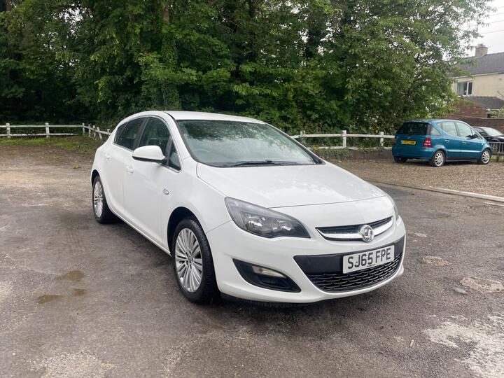 Vauxhall Astra 1.6i Excite Euro 6 5dr