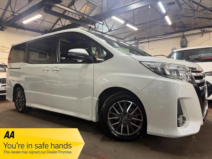 Toyota Noah 2.0 Petrol Automatic 8 Seats 5dr
