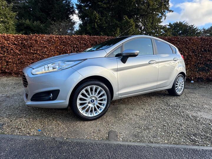 Ford Fiesta 1.0T EcoBoost Titanium Euro 5 (s/s) 5dr