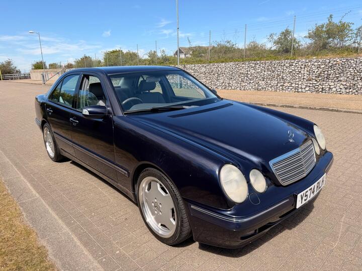 Mercedes-Benz E Class 2.6 E240 Elegance 4dr