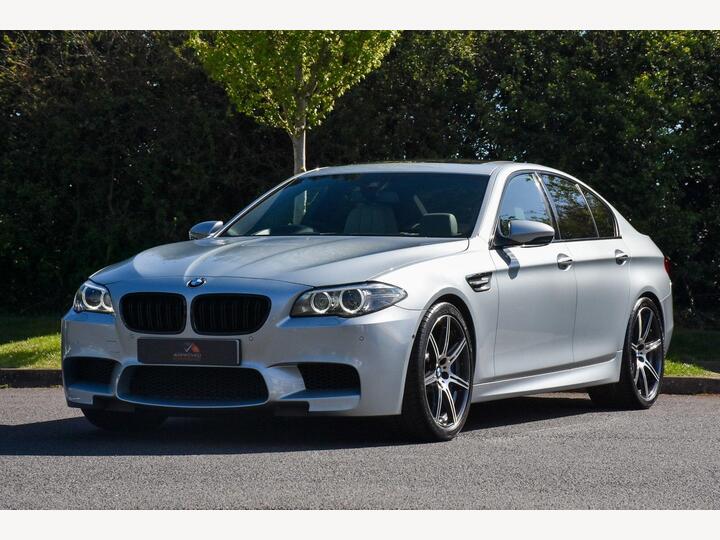 BMW M5 4.4 V8 DCT Euro 6 (s/s) 4dr