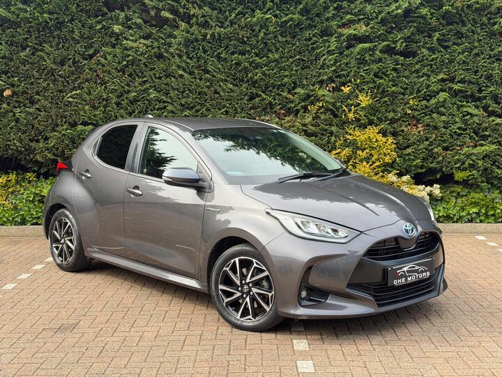 Toyota Yaris 1.5 VVT-h Design E-CVT Euro 6 (s/s) 5dr