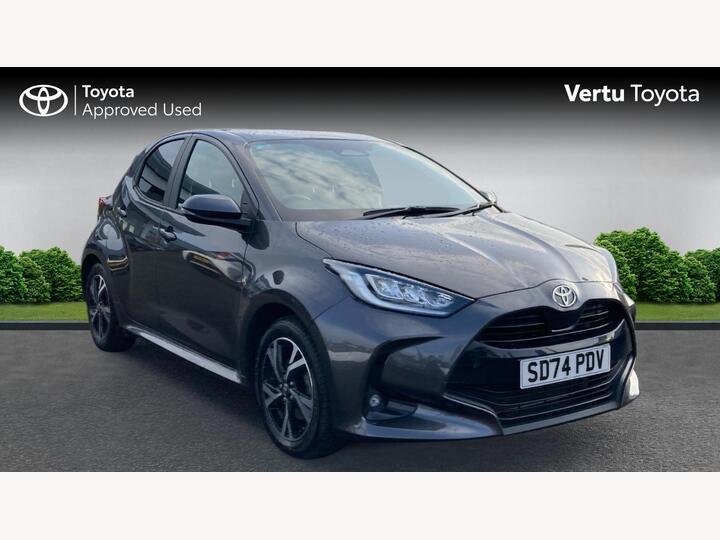 Toyota Yaris 1.5 VVT-h Design E-CVT Euro 6 (s/s) 5dr