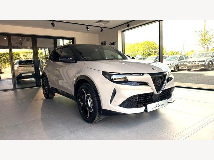 Alfa Romeo Junior 1.2 MHEV Ibrida E-DCT Euro 6 (s/s) 5dr