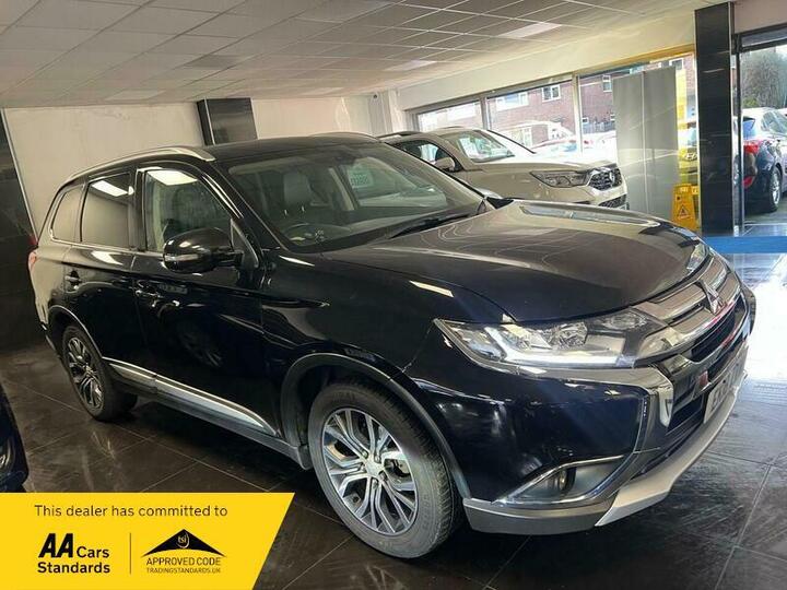 Mitsubishi Outlander 2.2 DI-D 4 4WD Euro 6 (s/s) 5dr Mitsubishi Outlander 2.2 DI-D 4 4WD Euro 6 (s/s) 5dr