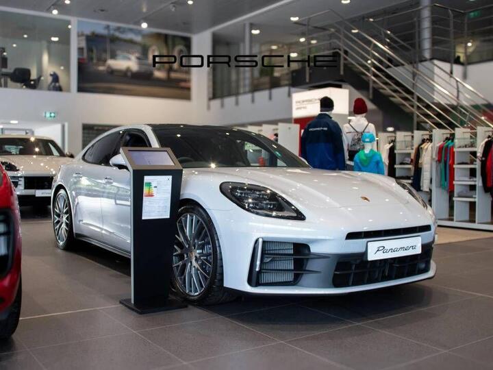 Porsche Panamera 2.9 V6 25.9kWh 4 E-Hybrid Saloon PDK 4WD Euro 6 (s/s) 5dr