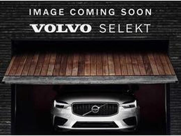 Volvo XC40 2.0 B3 MHEV Core DCT Auto Euro 6 (s/s) 5dr