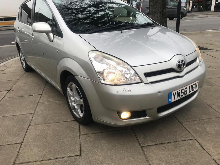 Toyota Corolla Verso 1.8 VVT-i TR 5dr Toyota Corolla Verso 1.8 VVT-i TR 5dr