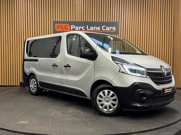 Renault Trafic 2.0 DCi ENERGY 28 Business SWB Euro 6 (s/s) 5dr (9 Seat)