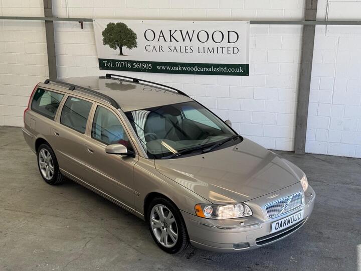 Volvo V70 2.4 SE 5dr