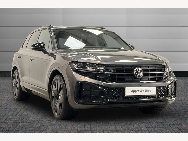 Volkswagen Touareg 3.0 TDI V6 Black Edition Tiptronic 4Motion Euro 6 (s/s) 5dr Volkswagen Touareg 3.0 TDI V6 Black Edition Tiptronic 4Motion Euro 6 (s/s) 5dr