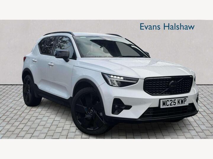 Volvo XC40 ESTATE 2.0 B4 MHEV Plus Black Edition DCT Auto Euro 6 (s/s) 5dr
