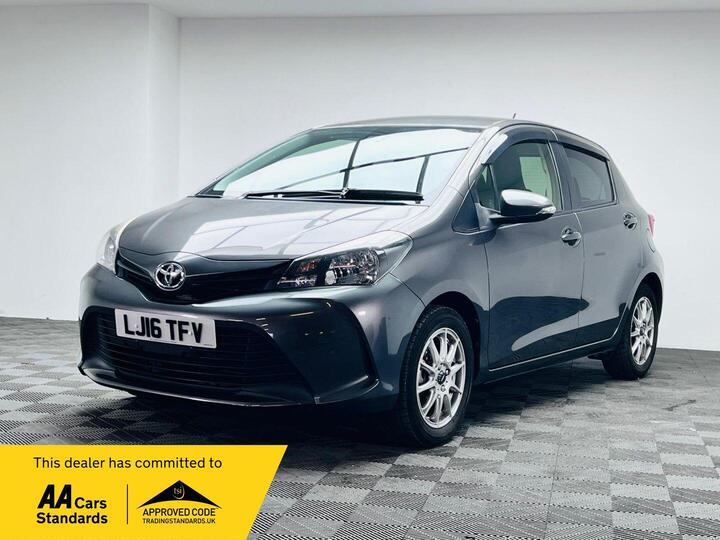 Toyota Yaris 1.33 Dual VVT-i Icon Multidrive S Euro 5 5dr Euro 5 Toyota Yaris 1.33 Dual VVT-i Icon Multidrive S Euro 5 5dr Euro 5