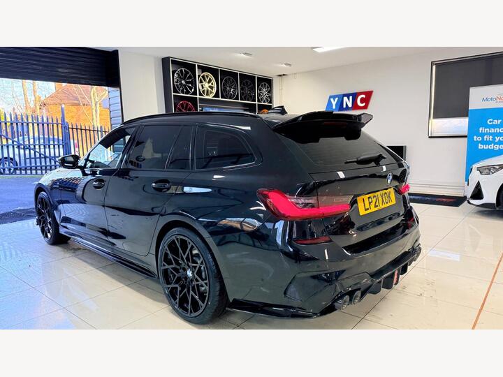 BMW 3 Series 2.0 330e 12kWh M Sport Touring Auto Euro 6 (s/s) 5dr BMW 3 Series 2.0 330e 12kWh M Sport Touring Auto Euro 6 (s/s) 5dr