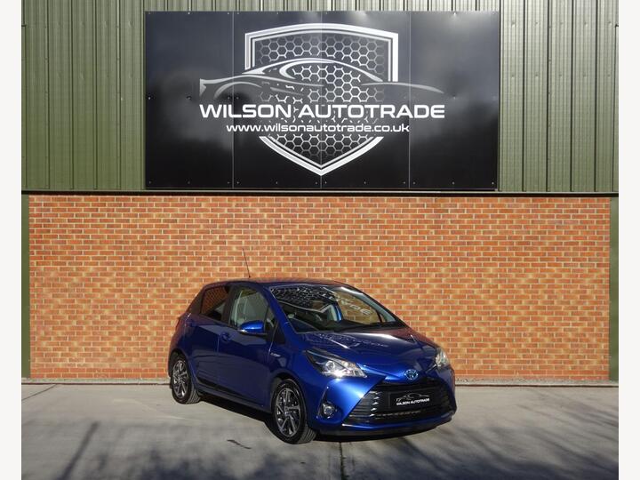 Toyota Yaris 1.5 VVT-h Y20 Bi-tone E-CVT Euro 6 (s/s) 5dr