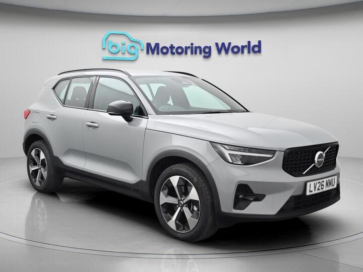 Volvo XC40 2.0 B4 MHEV Plus Dark DCT Auto Euro 6 (s/s) 5dr